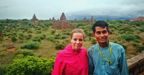 Dominika Matušiková a sprievodca Ye Yan Aung - Bagan - Mjanmarsko - EVA Air