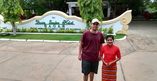 Thazin Garden Hotel - personál - Bagan - Mjanmarsko - EVA Air