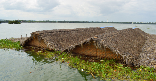 Most U-Bein - záplava - Mandalay - Mjanmarsko