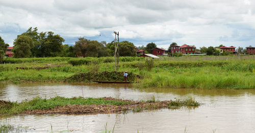 Dedina na jazere Inle - Mjanmarsko